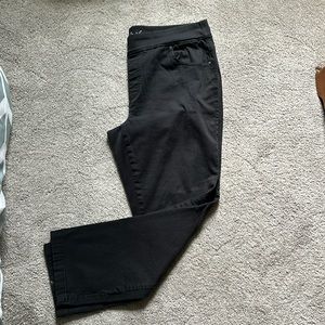 Gloria Vanderbilt 16W Black Pull-On Straight Leg Pants